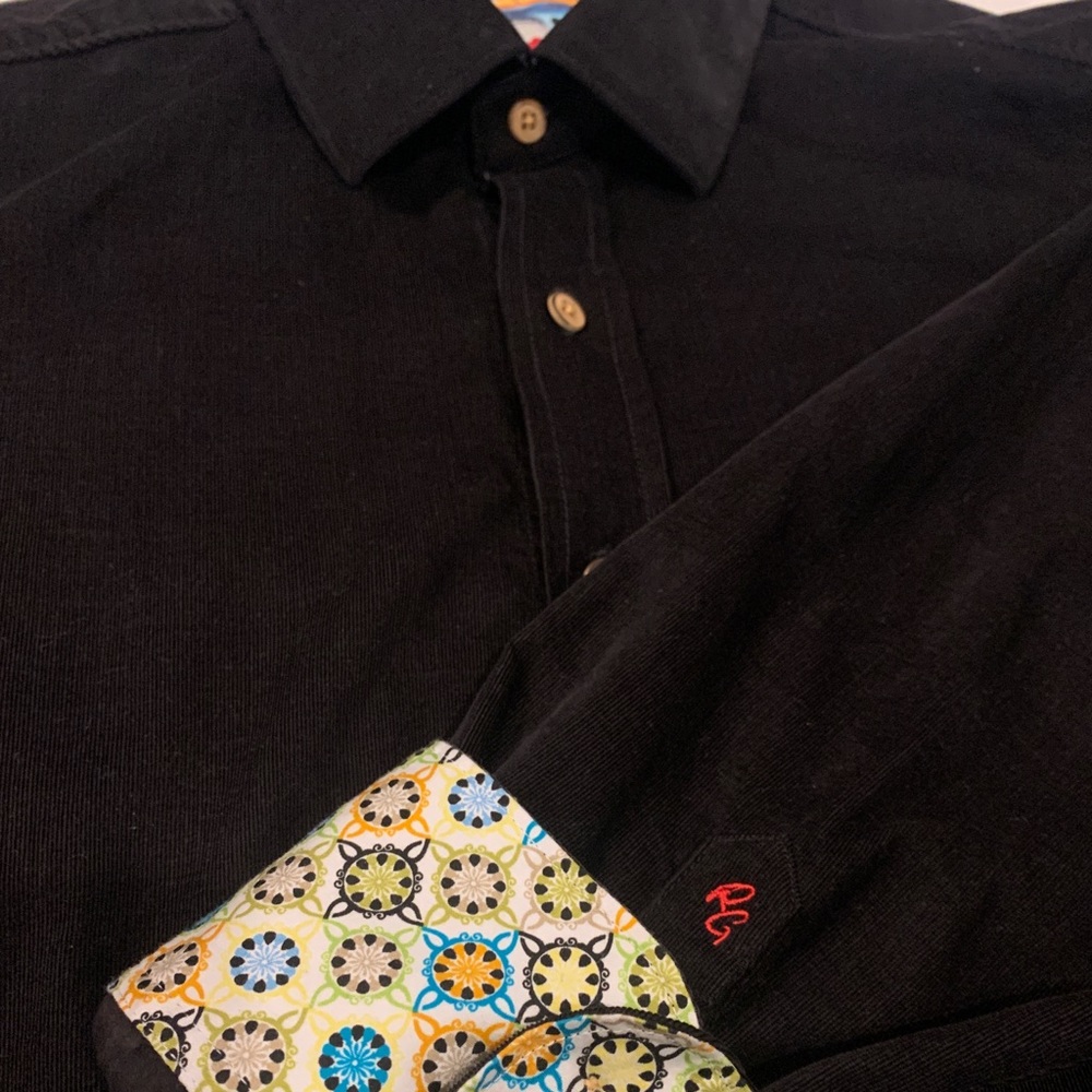 🛑SOLD🛑 Men’s Robert Graham Shirt
Beautiful Black Corduroy with Vibrant Colors